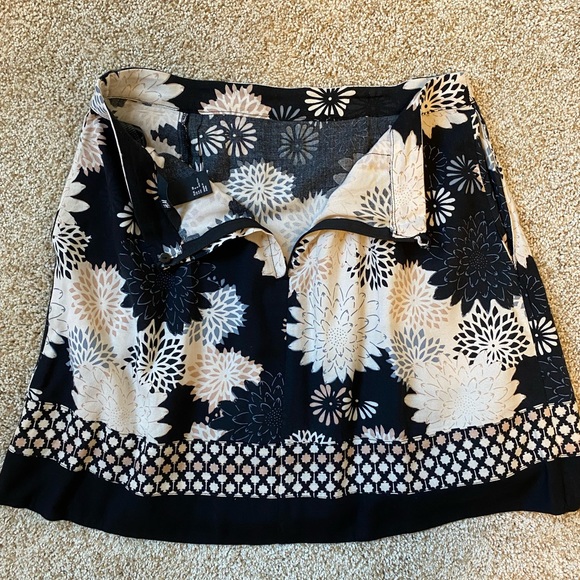 2/$30 ⚡️- SKIRT | H&M skirt size 8 - Picture 4 of 4